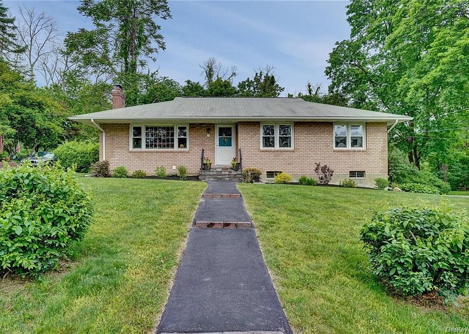1st image of 16 Lannis Ave