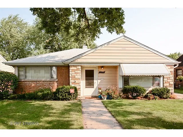 2524 Spruce Rd photo 1