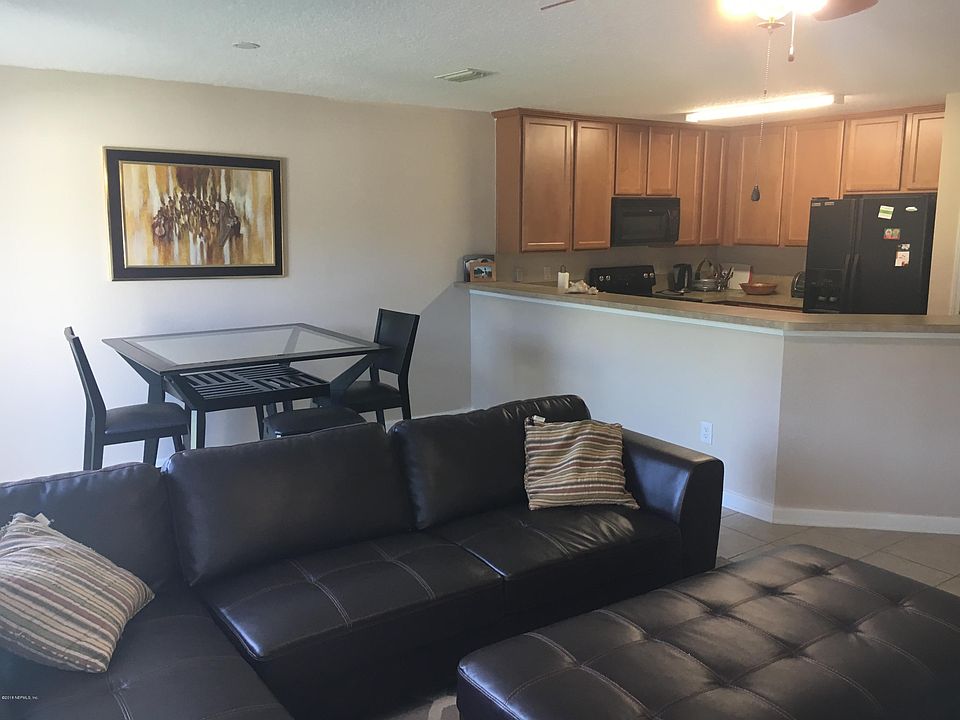 1st image of 1050 Black Cherry Dr N