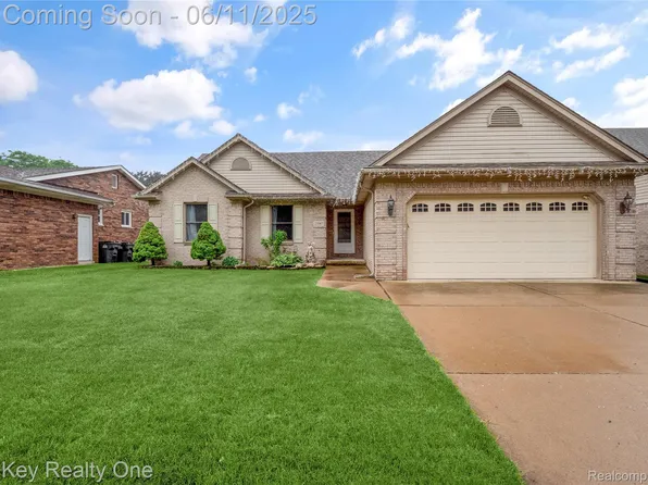25147 Chestnut St, Taylor, MI 48180