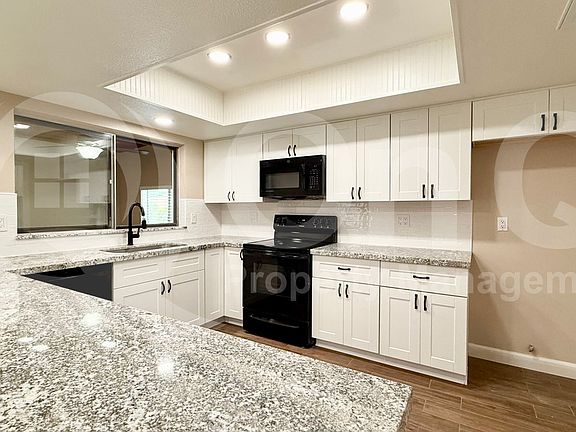 3rd image of 2736 S Cottonwood