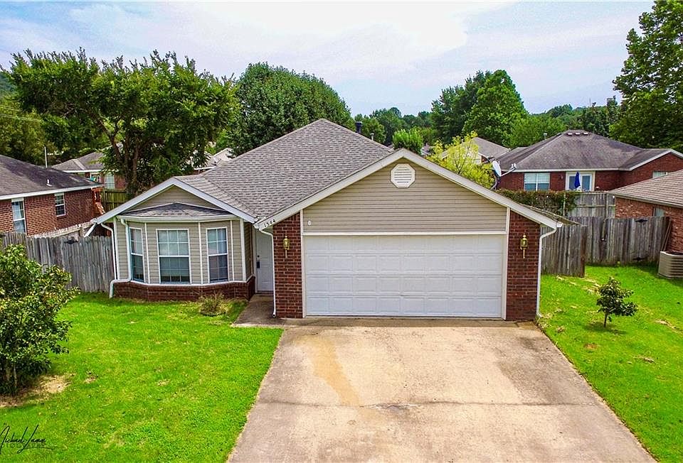 1st image of 1344 S Camellia Ln
