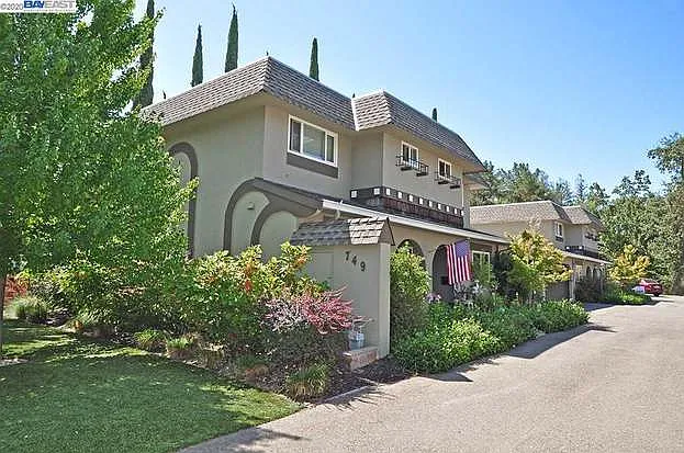 749 Palomino Dr — Photo 23