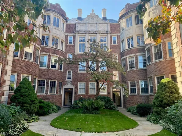 16300 Van Aken Blvd APT 305, Shaker Heights, OH 44120