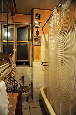 Sold by R New York | media 18