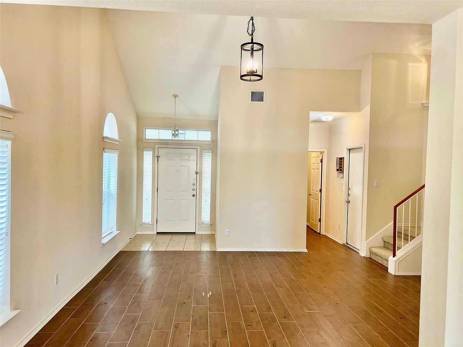 3 bed, 2.5 bath, 1918 sqft, $2,250 — Photo 4