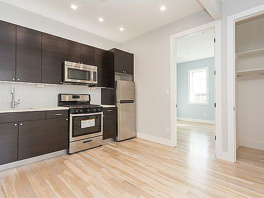 2nd image of 306 Mac Dougal St #3