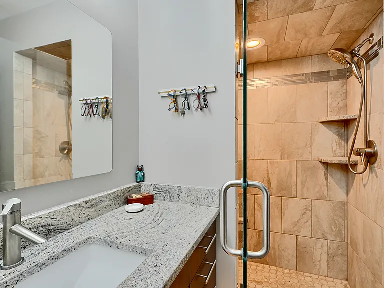 10 E Lee St #706 — Photo 27