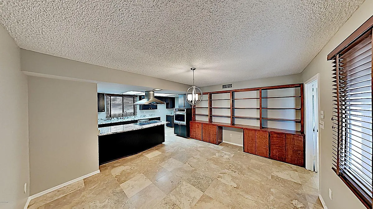 Building Photo - 211 E Hermosa Dr