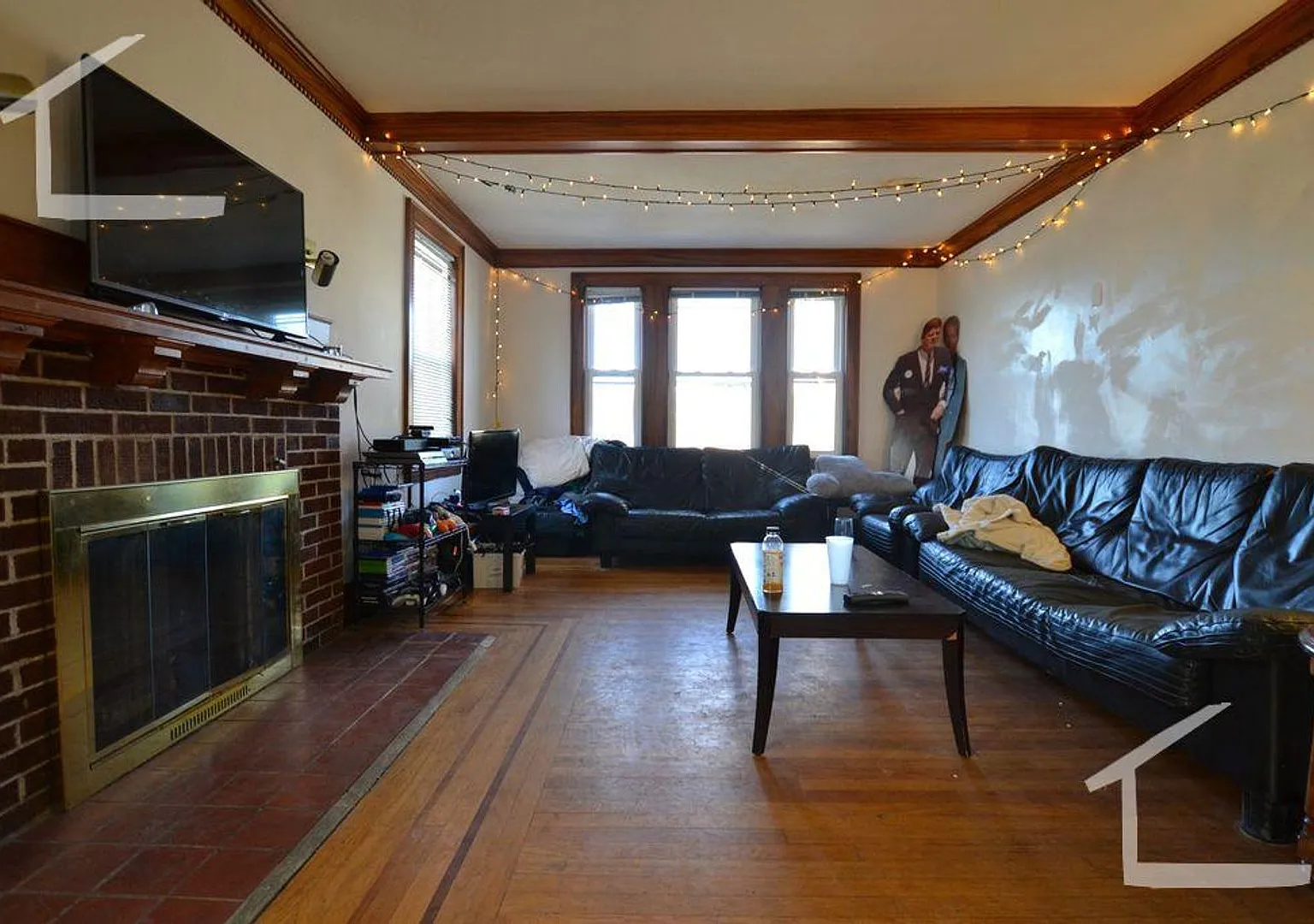 8 Bedroom!-No Broker Fee! — Photo 3