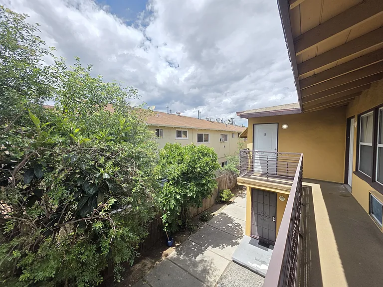 8706 Parthenia Pl #8 — Photo 22