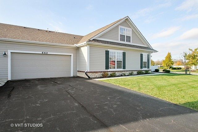 2nd image of 640 Schumann St #640