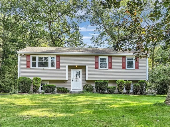 27 Sunset Dr, Medway, MA 02053