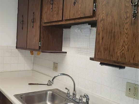 4th image of 3122 Garvin Rd