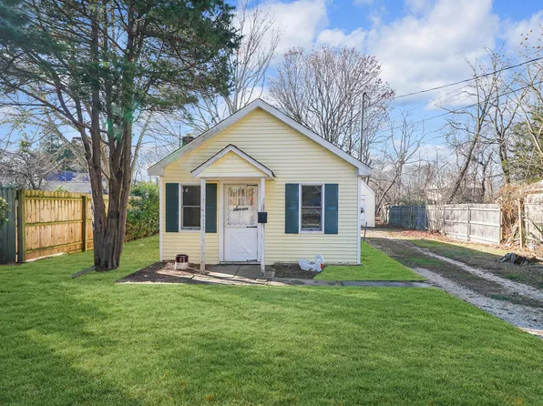 7 Marcher Avenue, Huntington Station, NY 11746