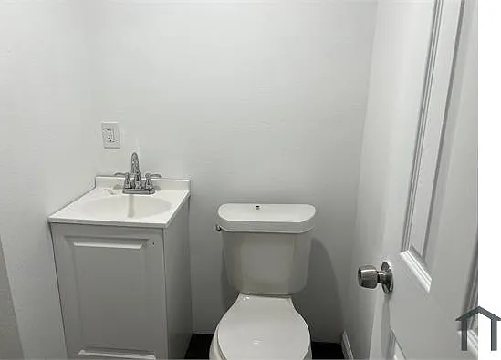 7820 Corina Dr — Photo 4