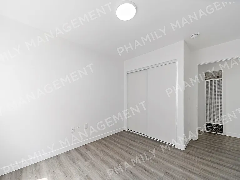 5227 Huntington Dr N #2 — Photo 9