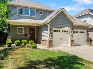 905 N Main St, Bentonville, AR 72712