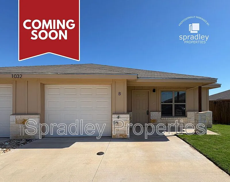 3 bed, 2.0 bath, 1293 sqft, $1,395 — Photo 1