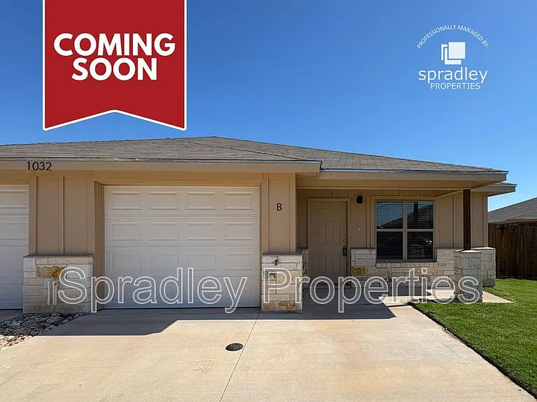 1035B Mason Dr — Photo 1