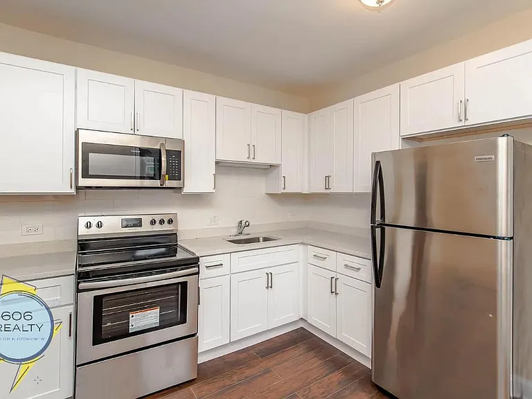 Beautiful Berwyn Apartments on Kenilworth! — Photo 13