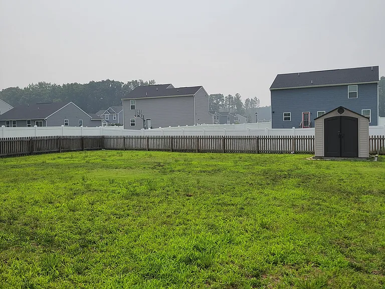 141 Catalpa Ct — Photo 15