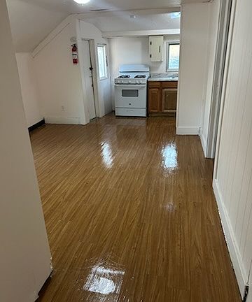 4th image of 2600 Oakdale Ave #2