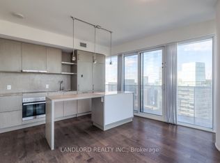 100 Harbour St UNIT 5804, Toronto, ON M5J 0B5