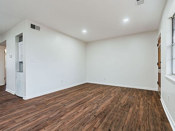 3rd image of 174 Vann Cir #F