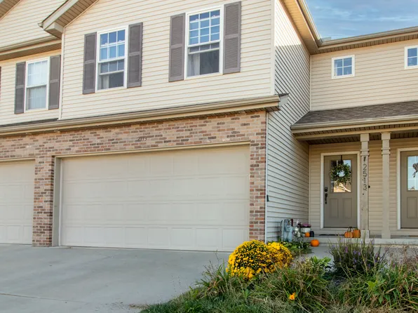 2513 Fox Trot Trl, Bloomington, IL 61705