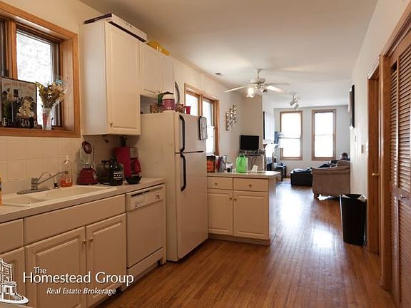 3rd image of 1243 W Erie St #3_3RD_1243