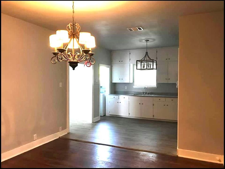 2nd image of 302 Elmhurst Ave