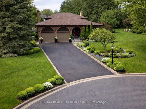 42 Banner Ln, King, ON L7B 1K2