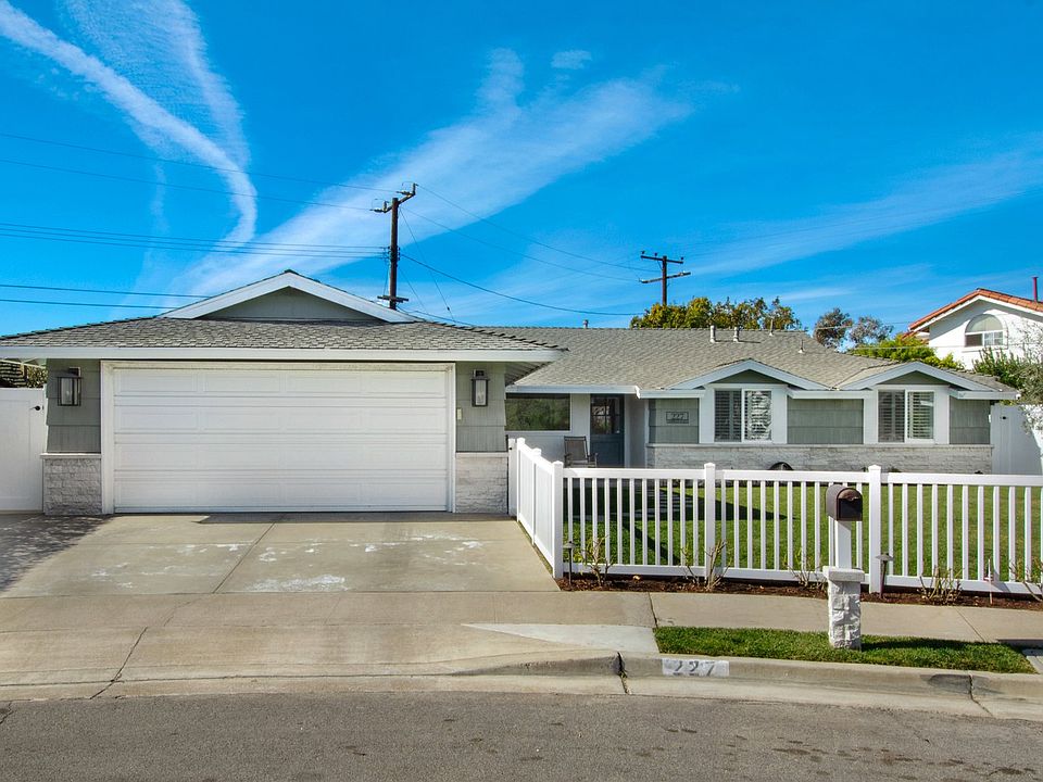 1st image of 227 Sherwood Pl