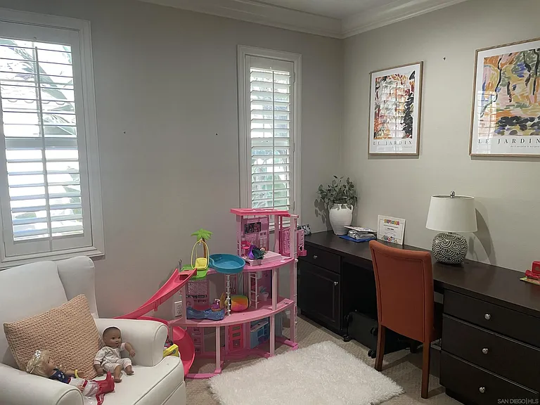 1056 Breakaway Dr — Photo 15