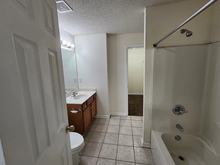 1140 Towne Square Ln #MAIN — Photo 8