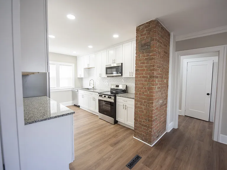2112 Lincoln Ave — Photo 10