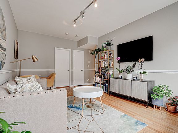 4th image of 5117 N Kenmore Ave APT 3W