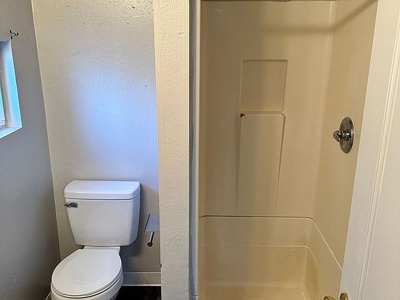 5th image of 128 13th Ave N APT 3