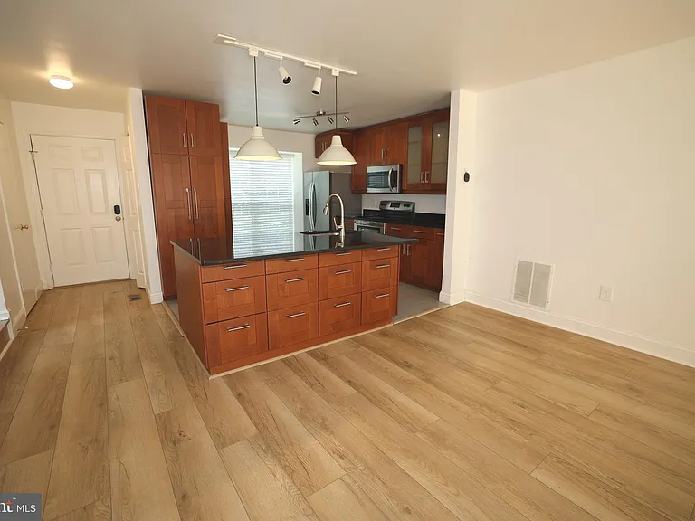 10237 Green Holly Ter — Photo 3