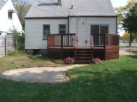 2nd image of 23337 Hughes Ave