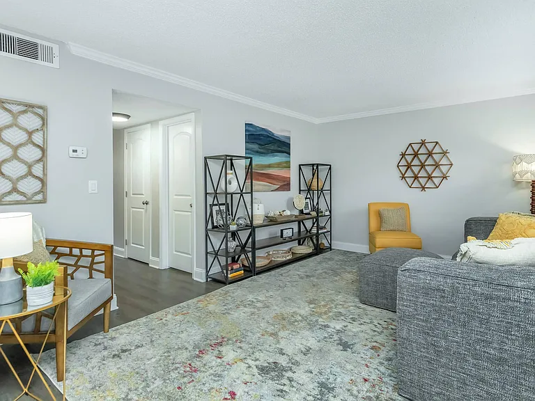 Brighton Valley Apts — Photo 19