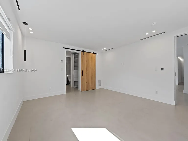 2537 NW 116th Ter — Photo 32