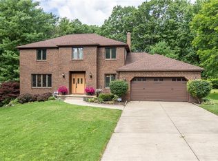 5600 Elm Hill Dr, Solon, OH 44139