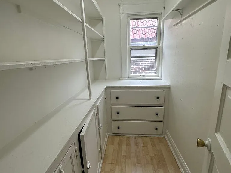 2804 W Lincoln Ave — Photo 3