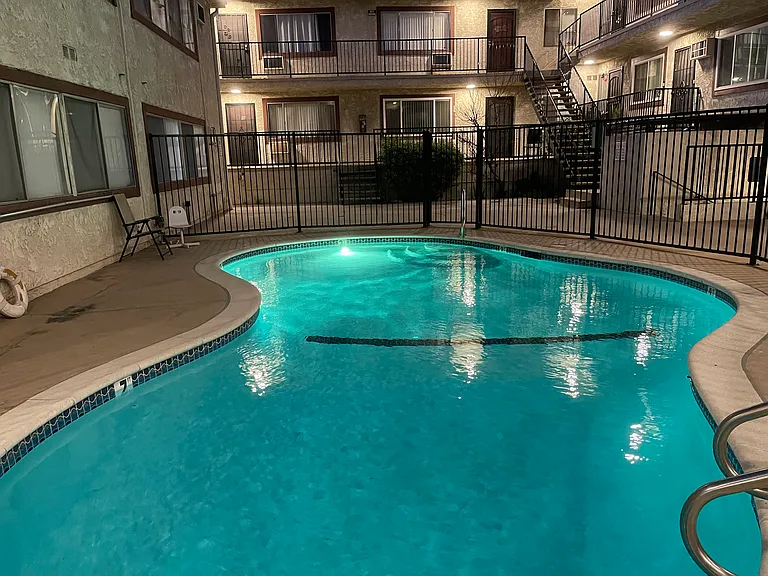 8800 Cedros Ave — Photo 26