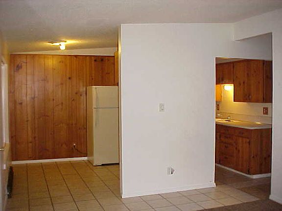 5th image of 907 Beach Ave