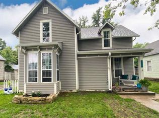 315 W 10th Ave, Winfield, KS 67156