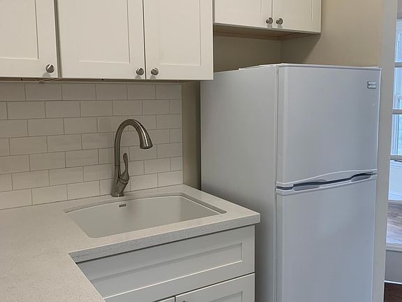 4th image of 3301 Clay St #40404