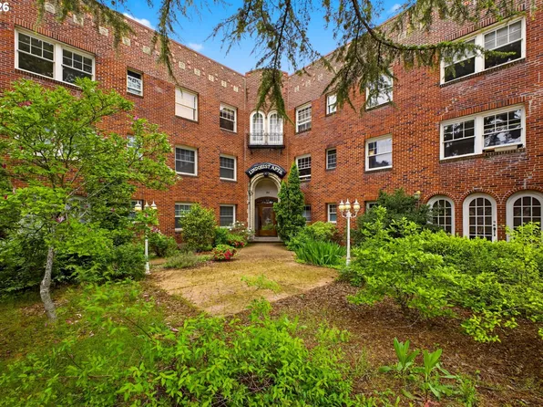 711 NE Randall Ave APT 301, Portland, OR 97232